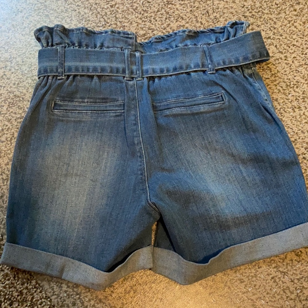 Jean/stretchy highwaisted shorts